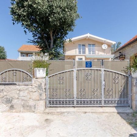 Dalmatian Village Charm - Spacious Villa With Pool Near Trogir Primorski Dolac المظهر الخارجي الصورة