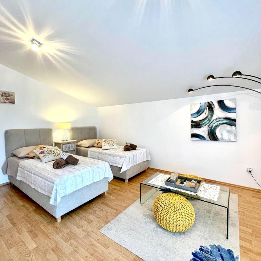 Dalmatian Village Charm - Spacious Villa With Pool Near Trogir Primorski Dolac المظهر الخارجي الصورة
