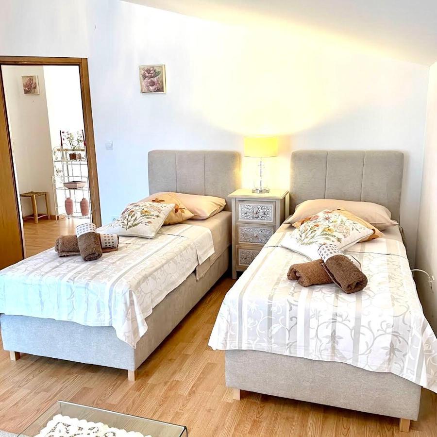 Dalmatian Village Charm - Spacious Villa With Pool Near Trogir Primorski Dolac المظهر الخارجي الصورة