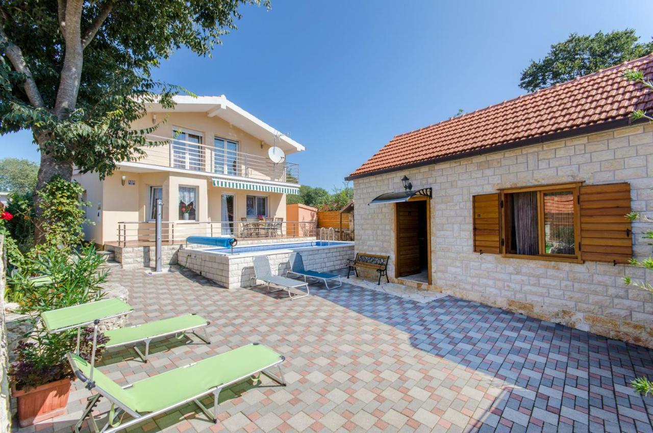 Dalmatian Village Charm - Spacious Villa With Pool Near Trogir Primorski Dolac المظهر الخارجي الصورة