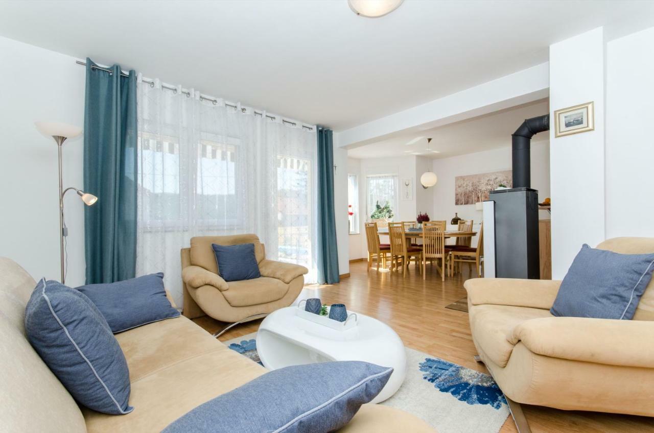 Dalmatian Village Charm - Spacious Villa With Pool Near Trogir Primorski Dolac المظهر الخارجي الصورة