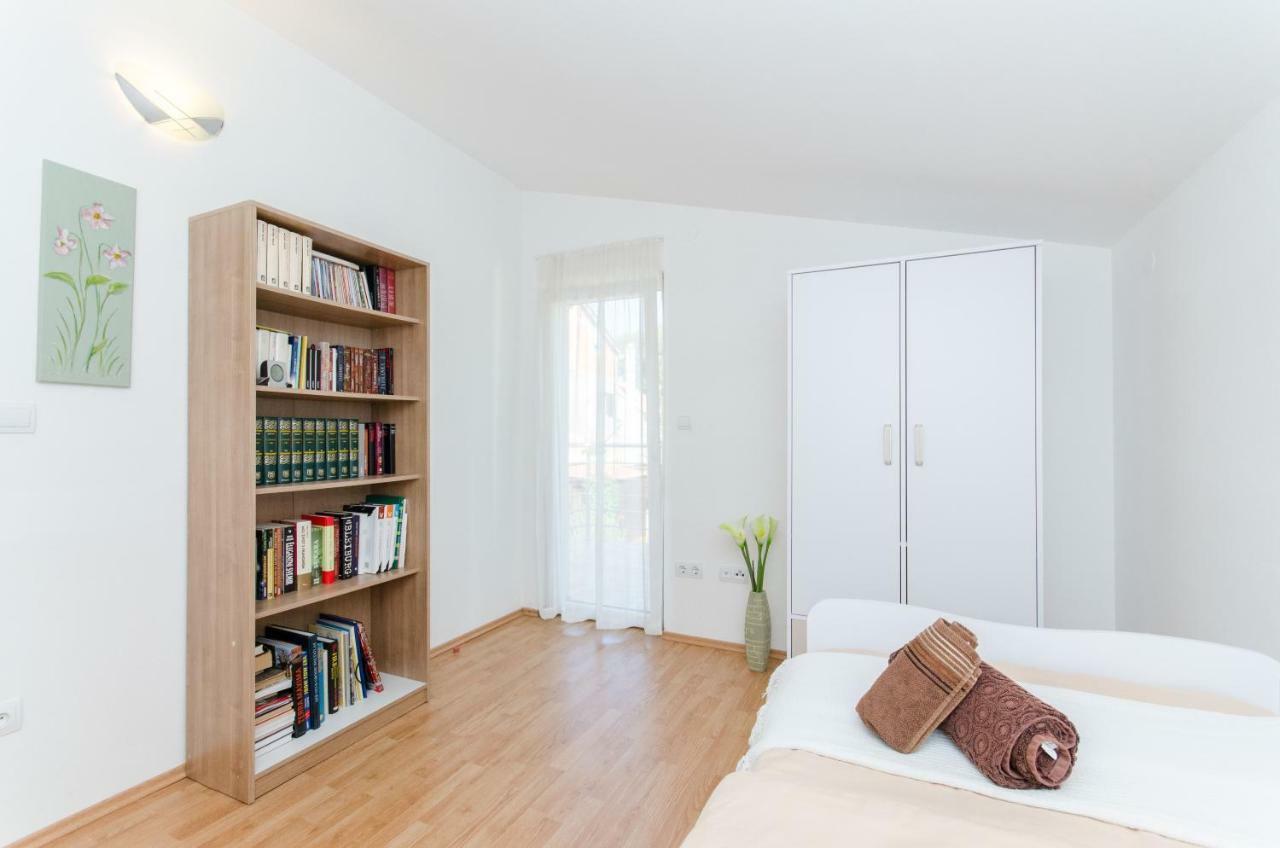 Dalmatian Village Charm - Spacious Villa With Pool Near Trogir Primorski Dolac المظهر الخارجي الصورة
